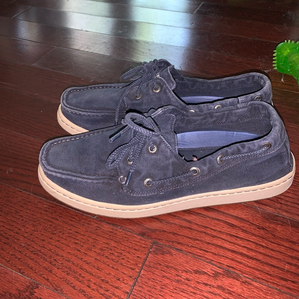 Navy Sperrys